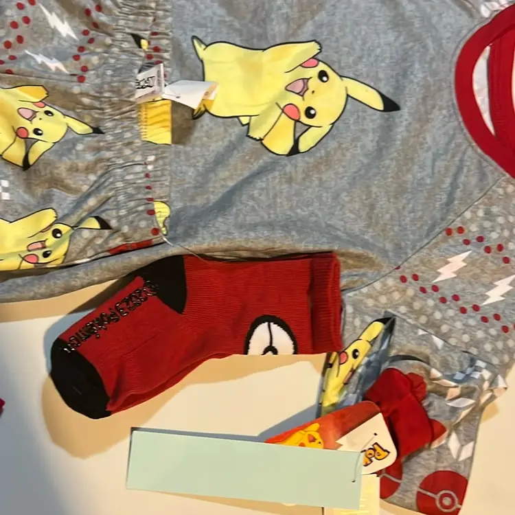 New Pokémon Kids Small 6/6X …. 3 Piece Pajama Set . Long Sleeve Shirt And Pant With Socks Set