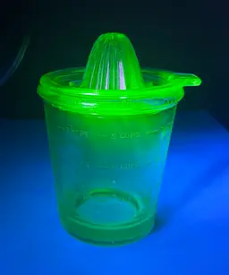 D & B Uranium Glass Juicer with 4 cup Measuring Cup Depression Glass Vintage