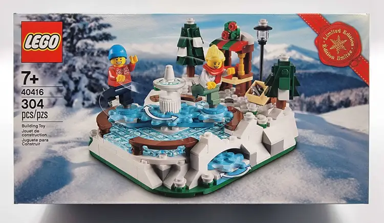 LEGO Holiday & Event: Christmas: Ice Skating Rink 40416, sealed set