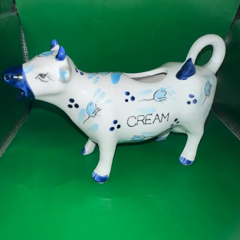 Pristine Vintage ENESCO Japan Ceramic Blue White Tulip Design Cow Creamer