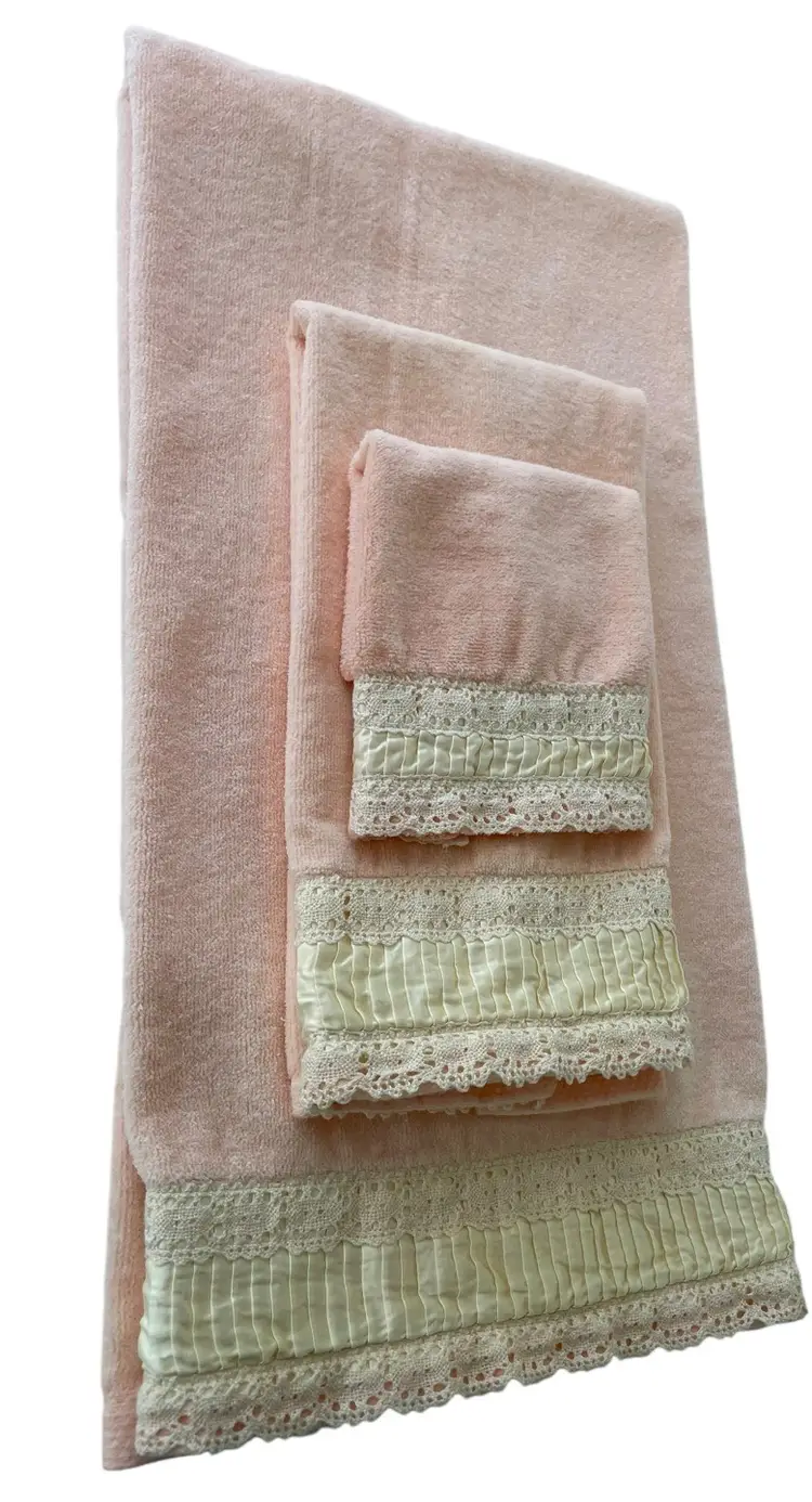 Fieldcrest VTG Lustre Towel Set Of 3 Pink Lace Satin Bath, Hand Towel, Washcloth
