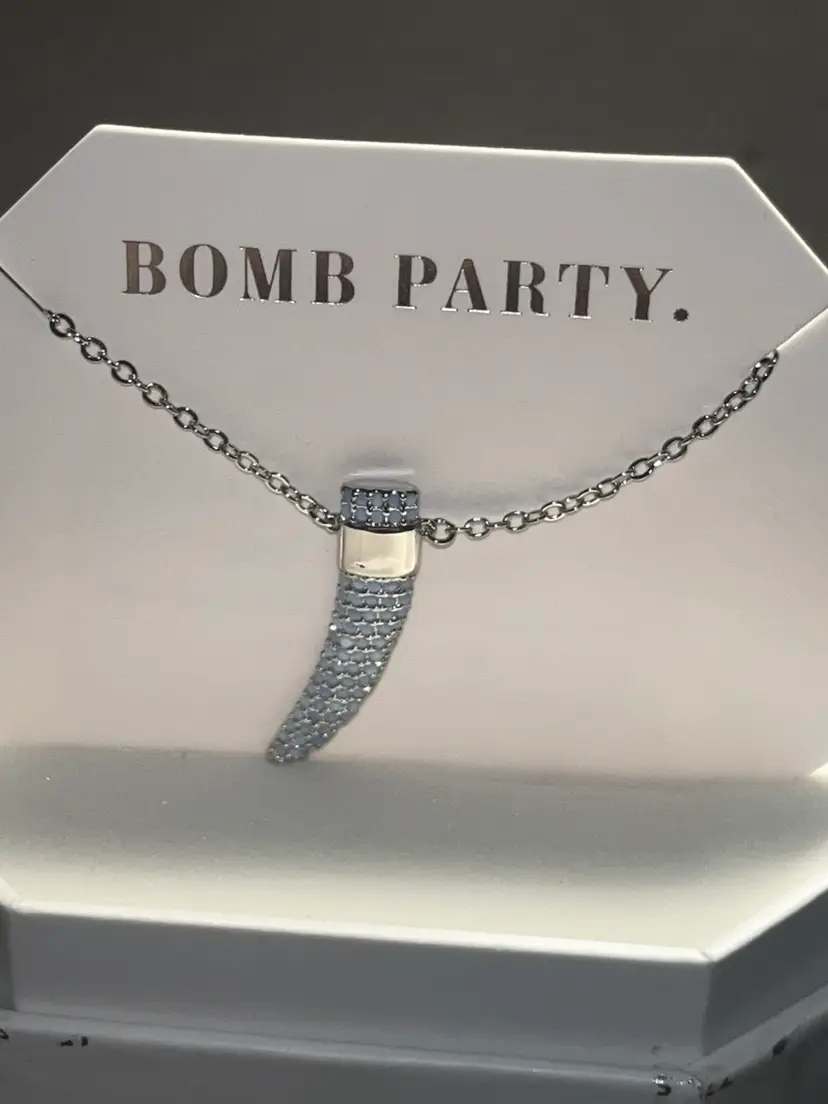 Bomb Party 3815 White Morganite The Horn Of Gaza Necklace