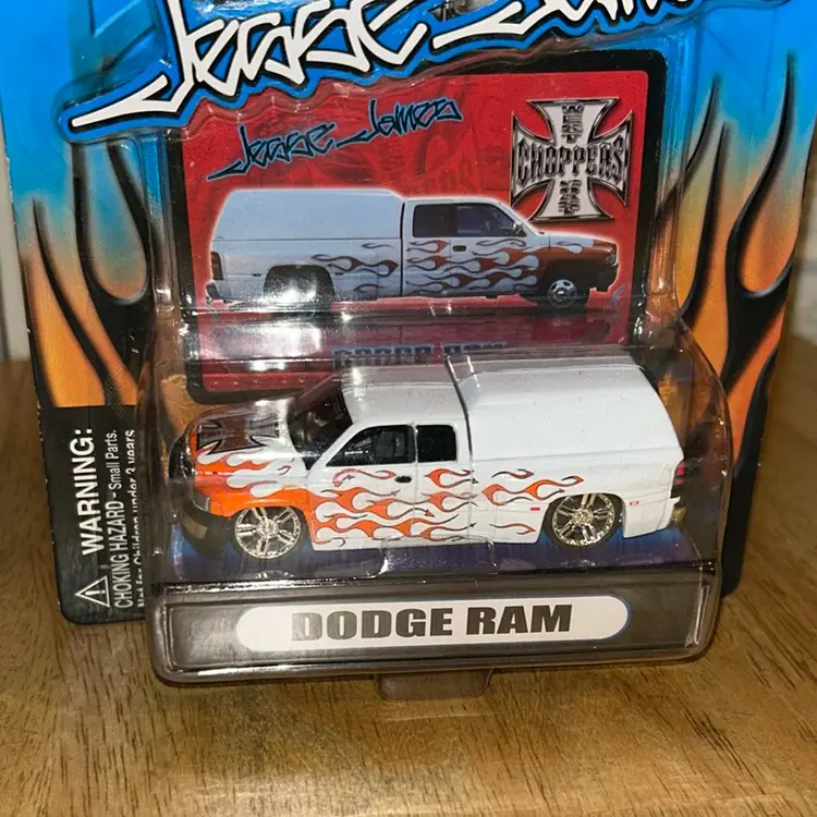 Muscle Machines Jesse James West Coast Choppers Dodge Ram-White W/ Flames SLAM!