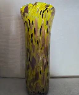 Stunning Hand Blown Art Glass Gold Flake Vase