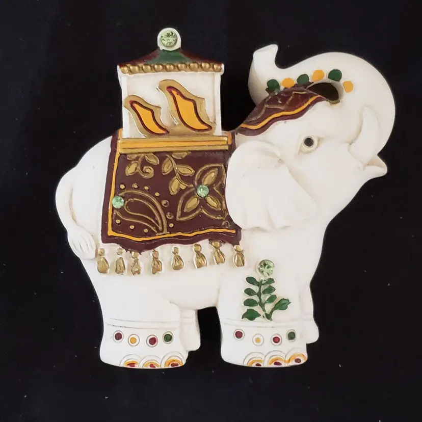 Thai Miniature White Elephant With Houdah & Raised Trunk Trinket Jewelry Box