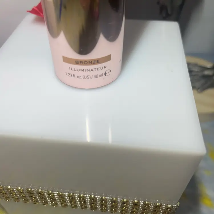 Revolution Illuminate & Glow