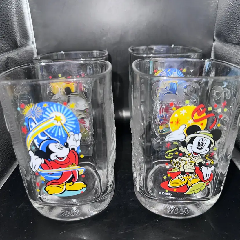 Excellent Vintage Walt Disney McDonald’s 2000 Celebration Drinking Glasses Set 4