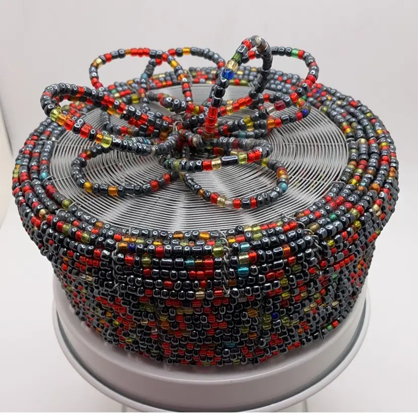 Wire and Bead Trinket Box Flower Decoration 4.25”D x 3.25”T