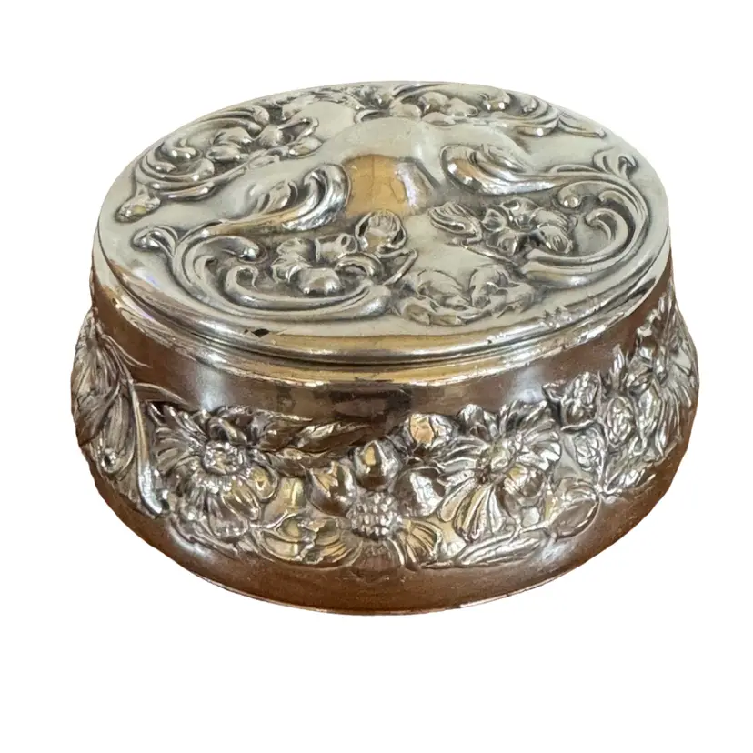 The Van Bergh B.P. Company Vanity Powder Jar Quadruple Plate