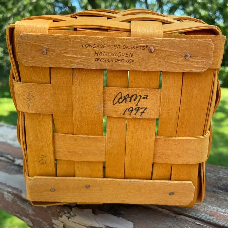Longaberger Tissue Box Basket. Wooden Top & Plastic Liner.