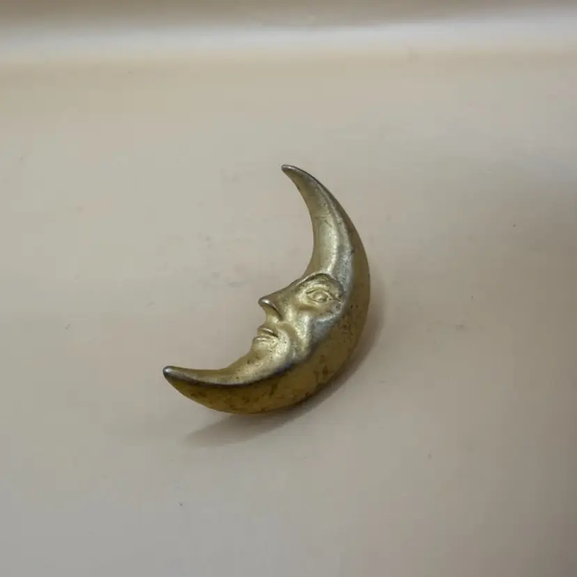 Crescent Moon Face Gold Tone Brooch Pin 1.5”