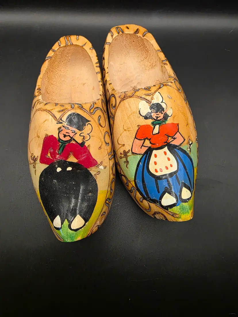 Holland Hanging Wood Shoes