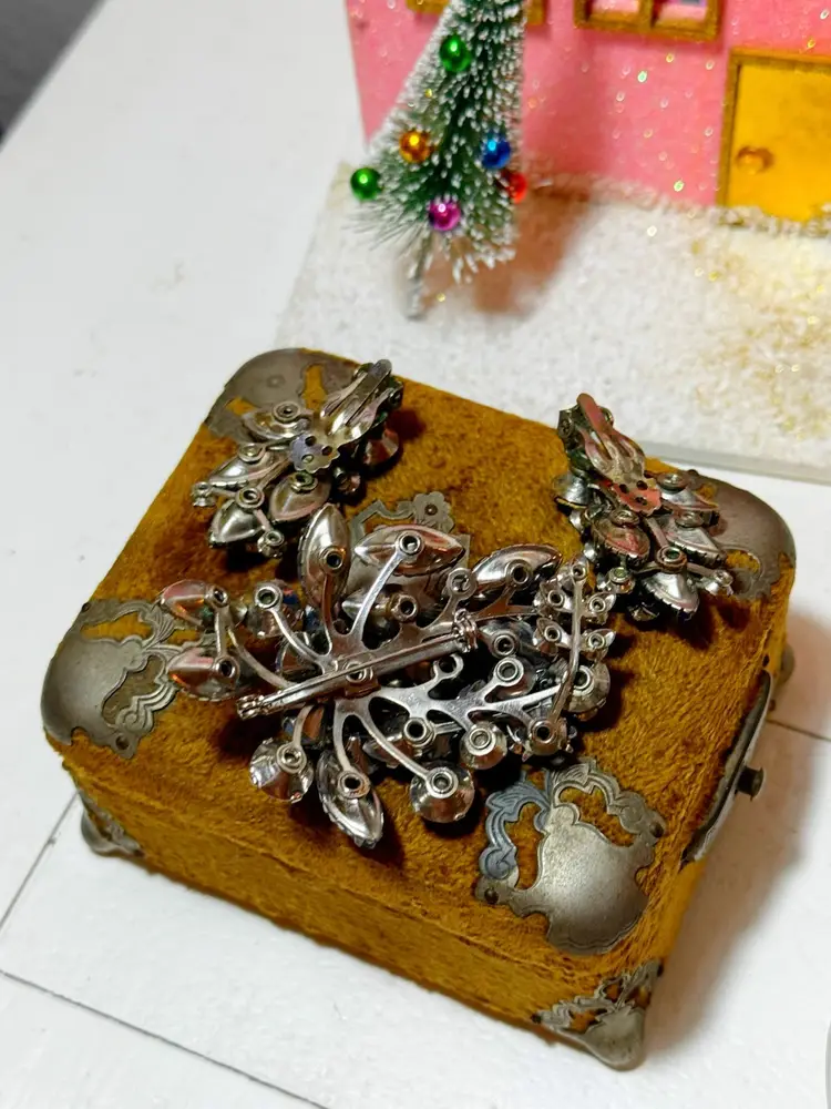 Vintage Blue Glass Rhinestone Brooch And Clip Earring Set