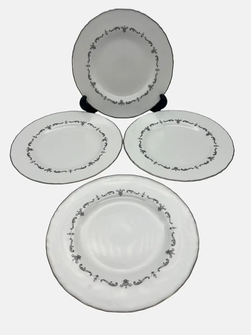 Royal Worcester Silver Chantilly 4 Salad Plates Fine Bone China Platinum Trim
