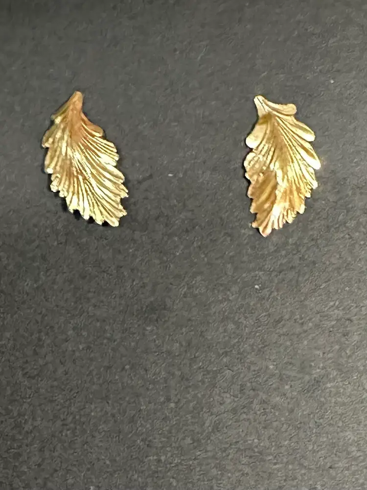 14K Yellow Gold Leaf Pierced Earrings
