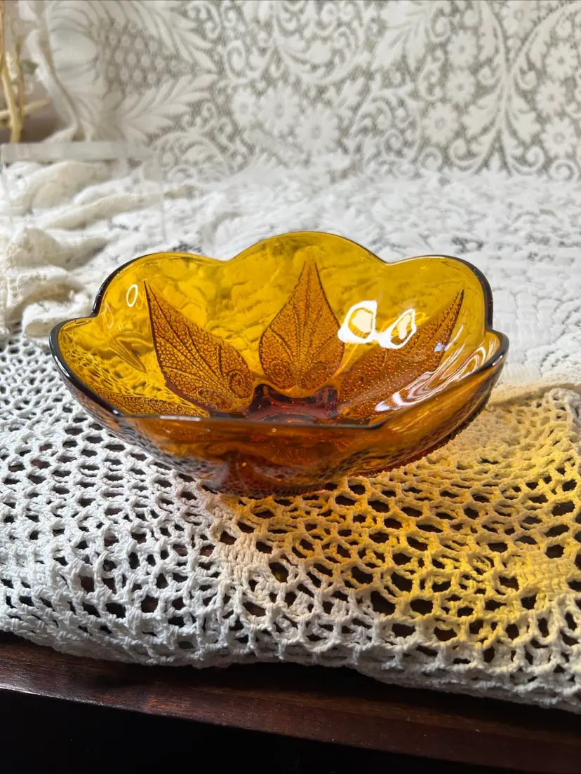 Anchor Hocking Glass Amber Renaissance Beaded Leaf 7" X 3.5" Bowl