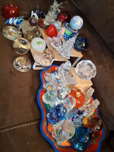 Pop-Up Paperweights & Figurines Clearance Show!