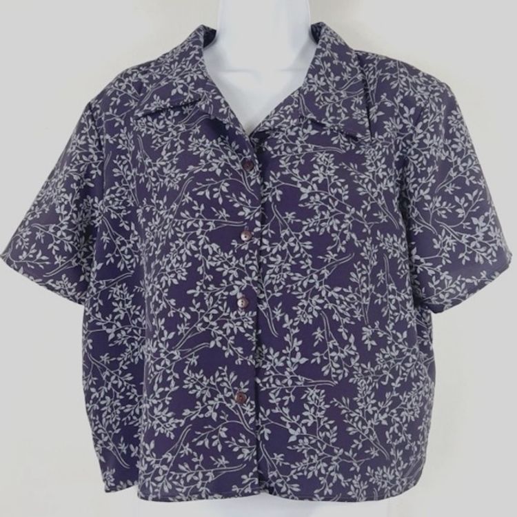 Vintage 90’s Women’s Cropped Blouse Size XL Floral Button Up Short Sleeve Boxy