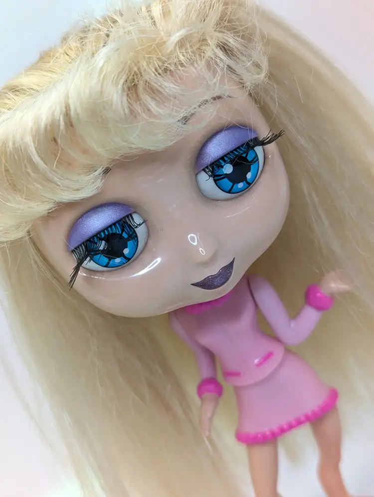 Diva Starz Alexa Talking Doll 2000 Mattel Light up Lips Blonde 6" Poseable figure Vintage 2000's Y2k Toys