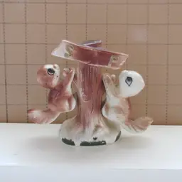 Vtg 3 pc Squirrels on Tree Salt and Pepper Shaker Set