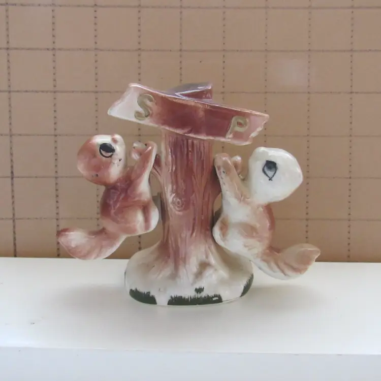 Vtg 3 pc Squirrels on Tree Salt and Pepper Shaker Set