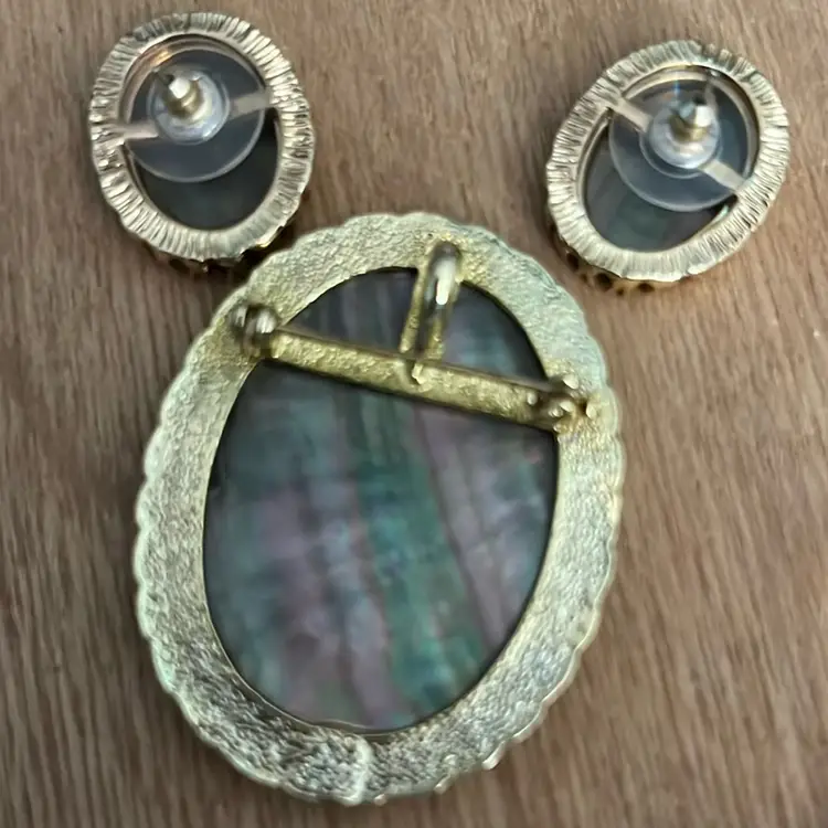 Carved Abalone Shell Angel Cameo Brooch Pin /pendant And Earring Set Gold Tone