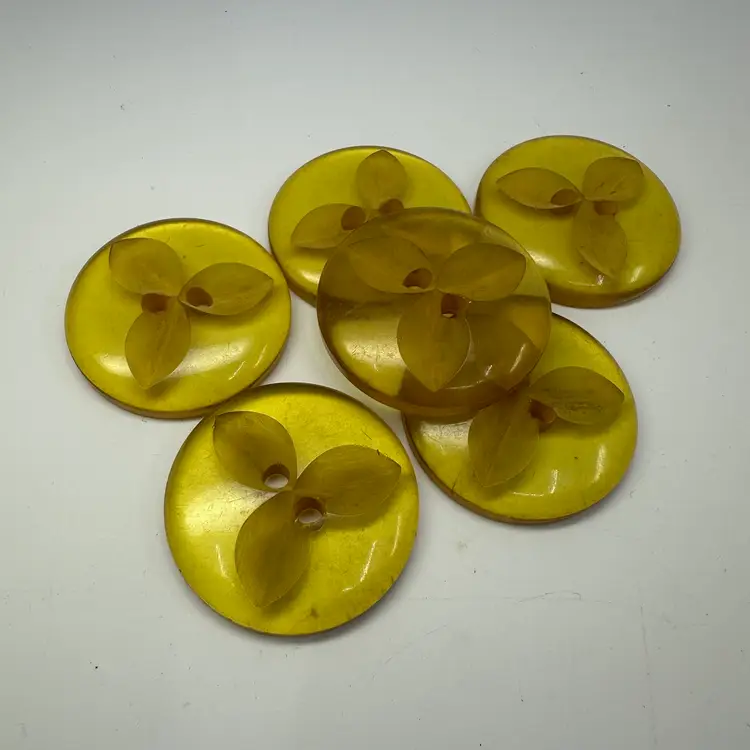 Vintage 1930s Handmade Carved Apple Juice Bakelite Buttons Set/6