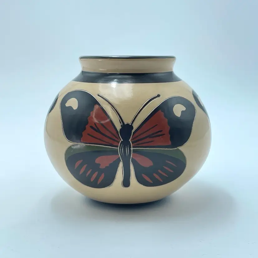 Unique San Juan De Oriente Nicaragua Art Pottery Round Planter Vase Butterflies Signed