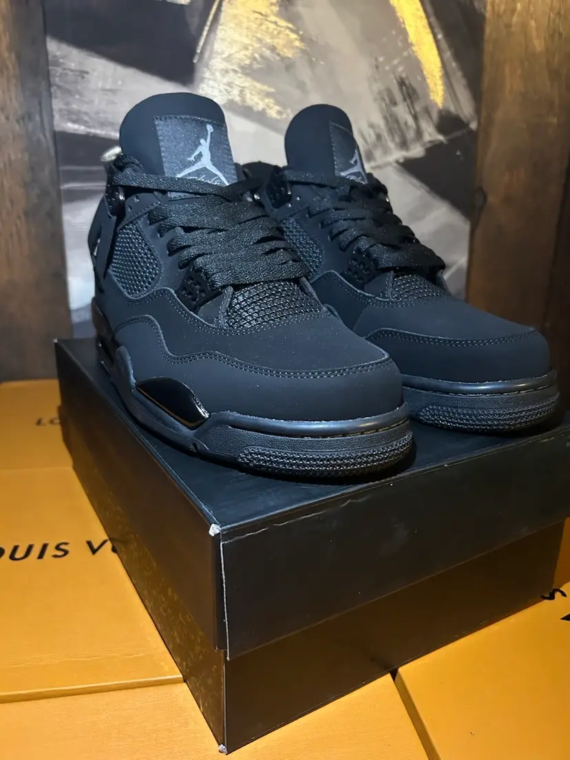 Black Cat Retro 4