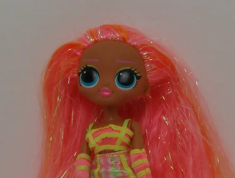 LOL Surprise OMG Lights Dazzle Big Sister Doll Partial Outfit Good Condition