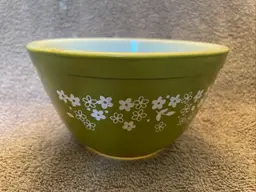 Vtg. Pyrex Light Green #402 Crazy Daisy-Spring Blossom Mixing Bowl 1-1/2 Qt.