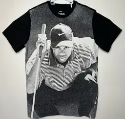 New Nike Golf Tiger Woods Poster T-Shirt Men's Small DQ8129-010 TW