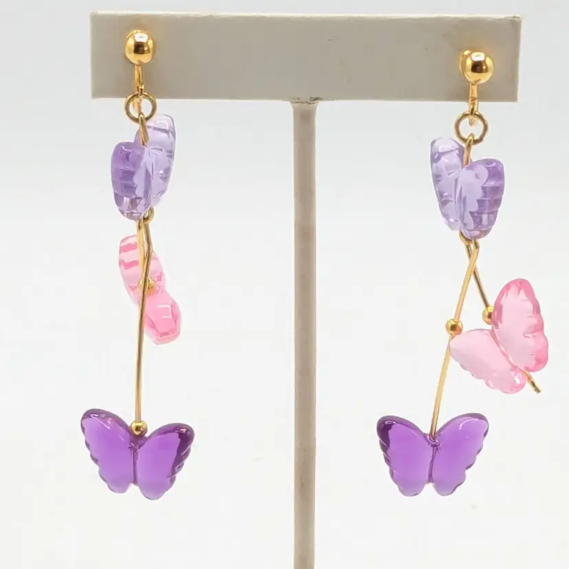 Vintage Avon Gold Tone Butterfly Clip On Earrings