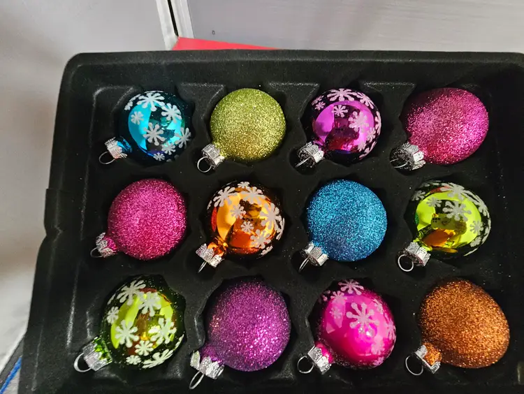Box of 12 New Glass Christmas Ornaments