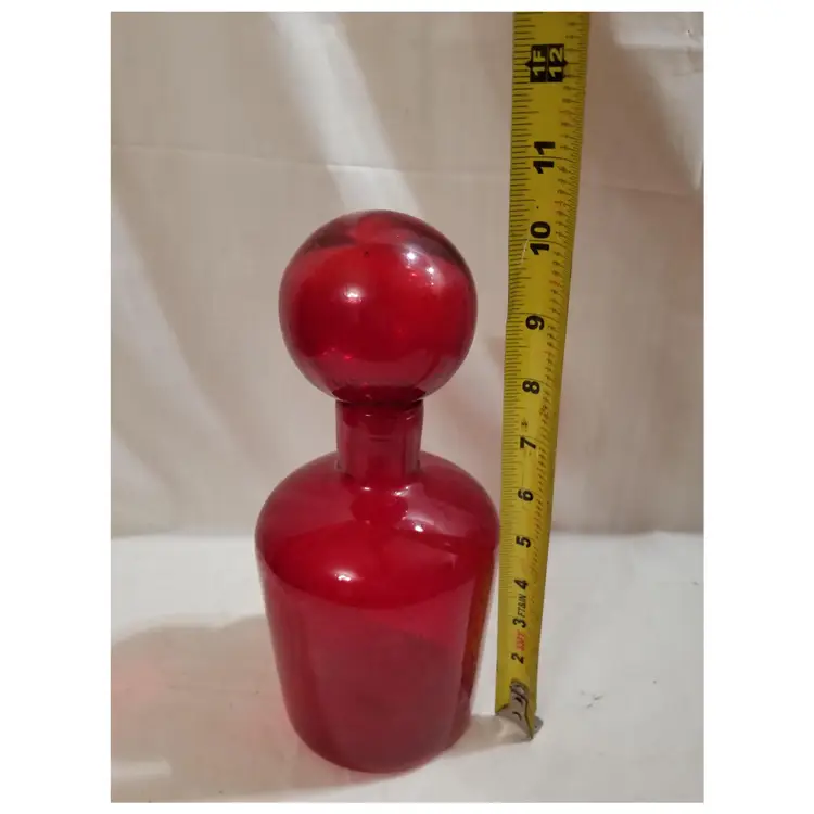 Red Glass Controlled Bubbles Ball Top Decanter
