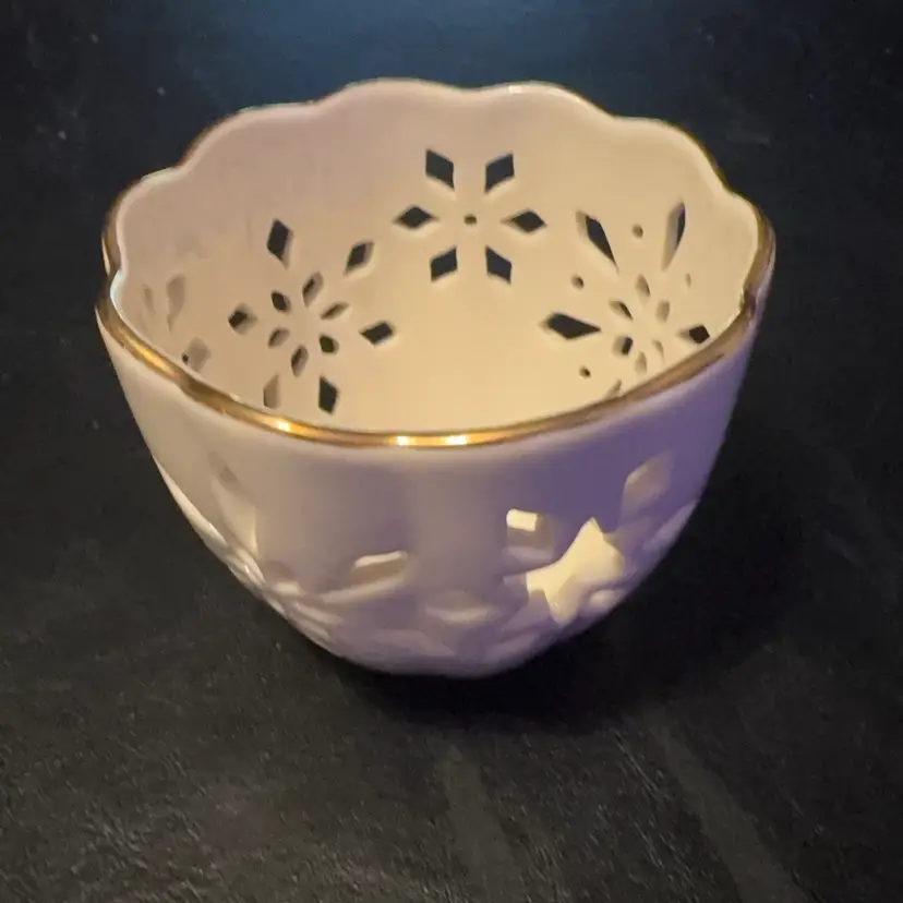 044. Lenox Candleholder.