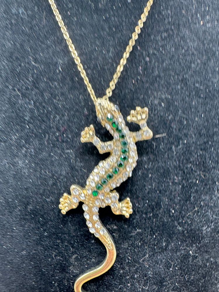 Rhinestone Gecko Gold Tone Necklace 16” With 3” Extender
