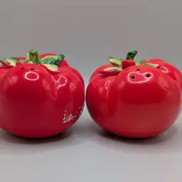 1960s Holt Howard HH Japan Tomato Salt & Pepper Shakers Original Stickers Whimsy