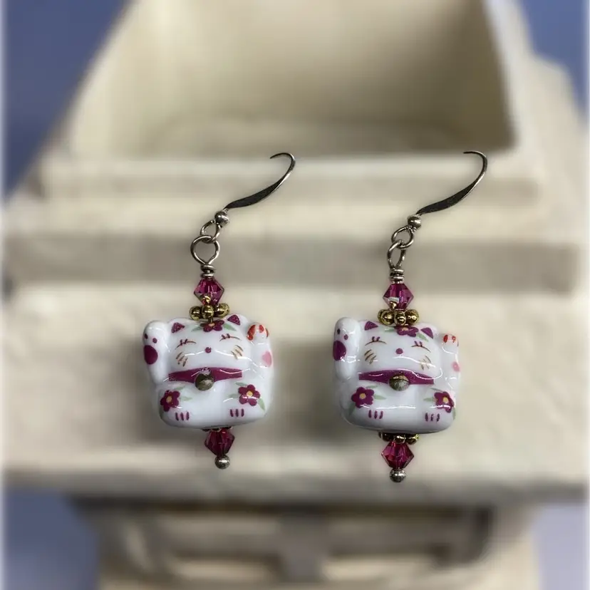 Lucky Cat earrings - Purple and pink