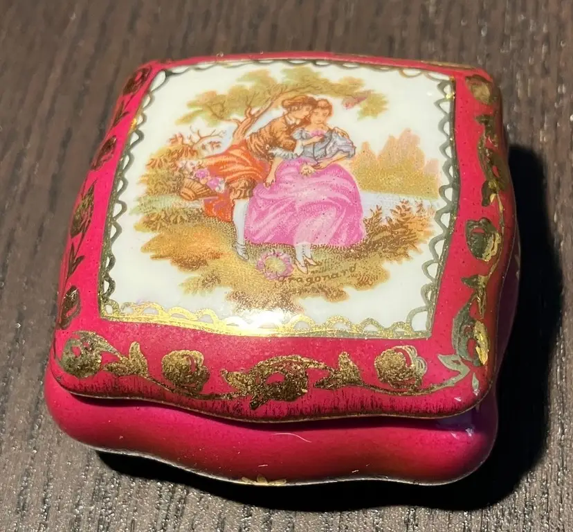 Vintage Porcelain Limoges Fragonard Love Story Miniature Trinket Box