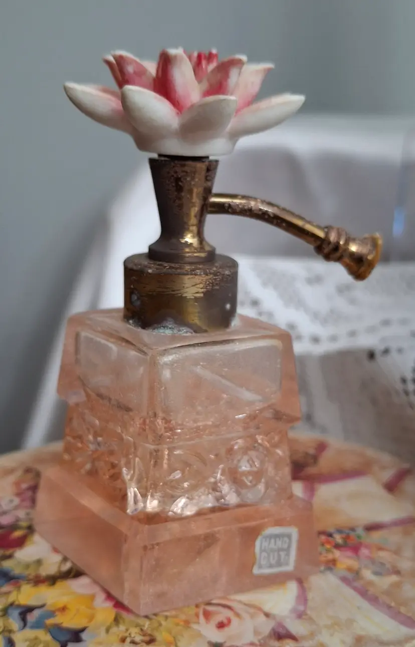 208 Vintage Pink Glass Perfume Atomizer Bottle β Floral Top β Hand Cut β Display Piece