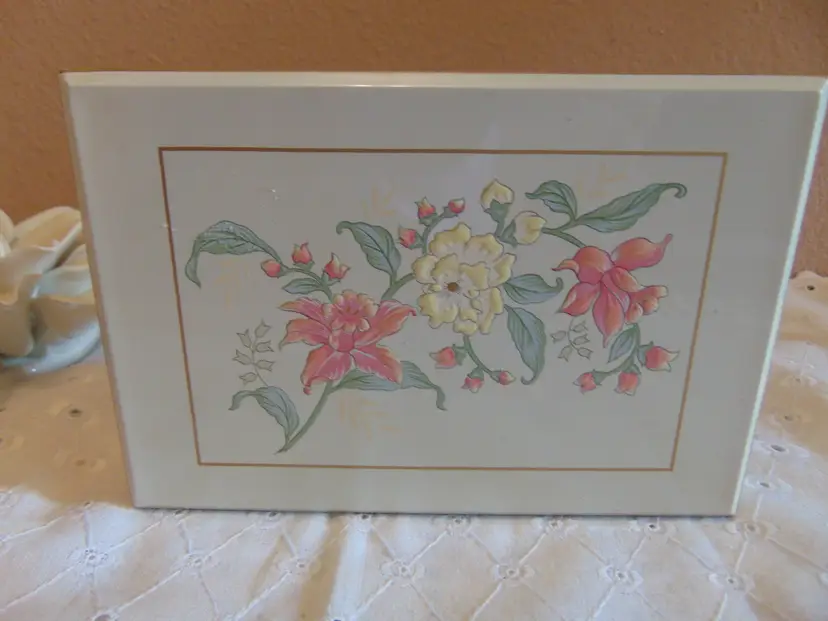 Darling preowned vintage Otagiri Lacquered Enamel floral box with Gold trim.