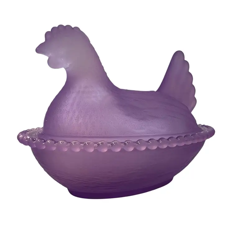 Rose’s Closet Purple Satin Glass Hen on Nest 3 1/2” tall 4 3/4” long New