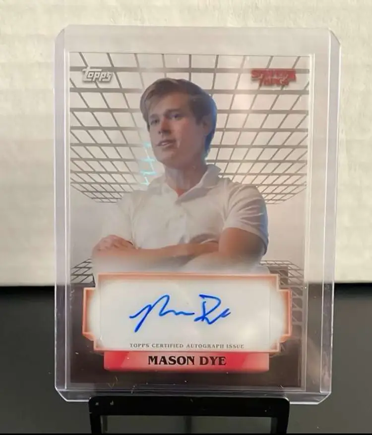 2025 Topps Stranger Things Auto