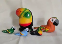 LOT OF 5 VINTAGE HAND PAINTED BIRD PARROT TOUCAN FIGURINES COSTA RICA SOUVENIRS