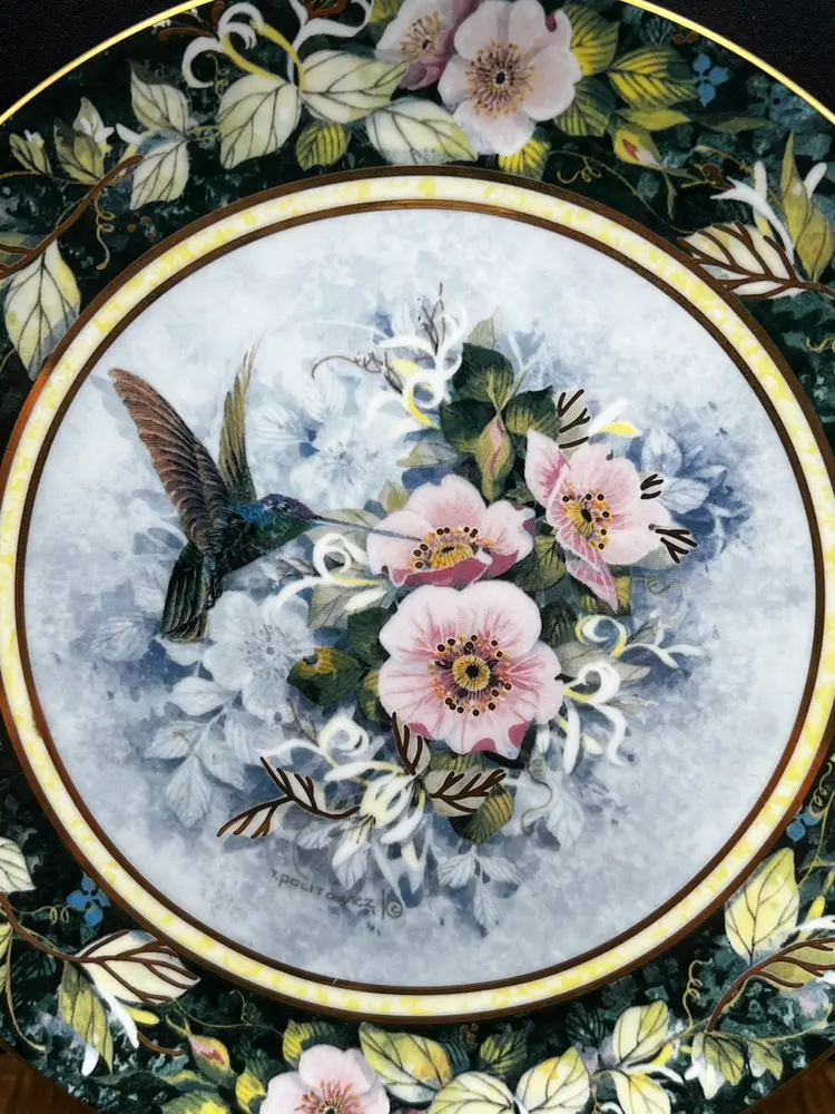 # 918B Royal Doulton Rivoli Hummingbird Plate 
Franklin Mint Limited Edition
