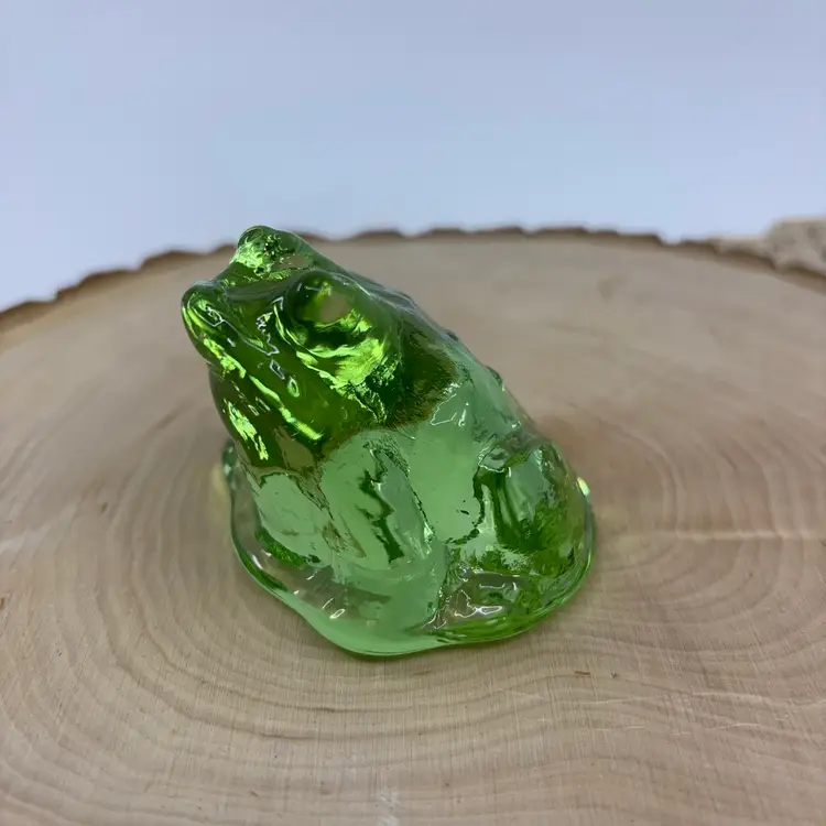 Green Art Glass Frog 2” Glows Orange