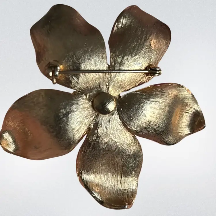 Beautiful Bright Pink Flower With Center Standup Stamina Each Topped With A Colorful Rhinestone