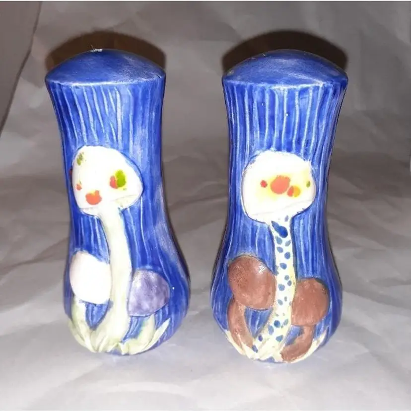 Vintage Retro Painted mushroom Salt & pepper Shakers Blue 1970s