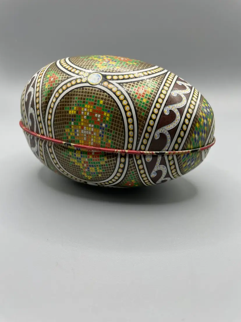Tin Easter Egg Needle Point Style